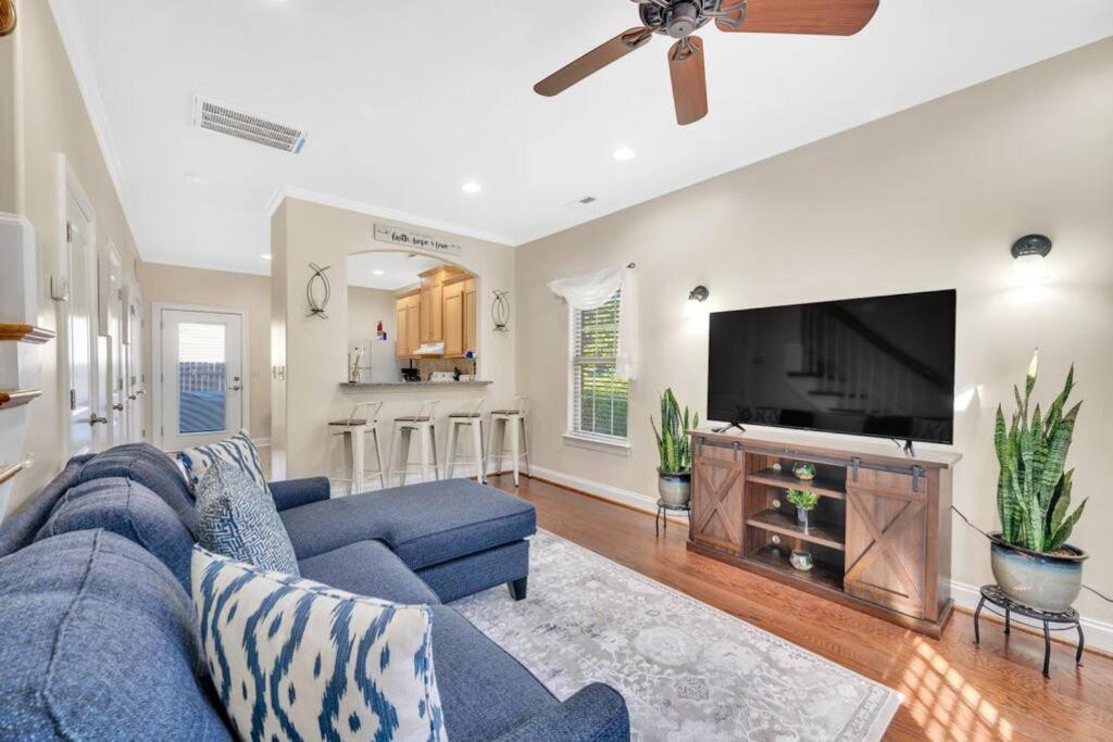 Cozy 2B Townhouse King Bed Free Parking Tv In Brs Villa Concord Buitenkant foto