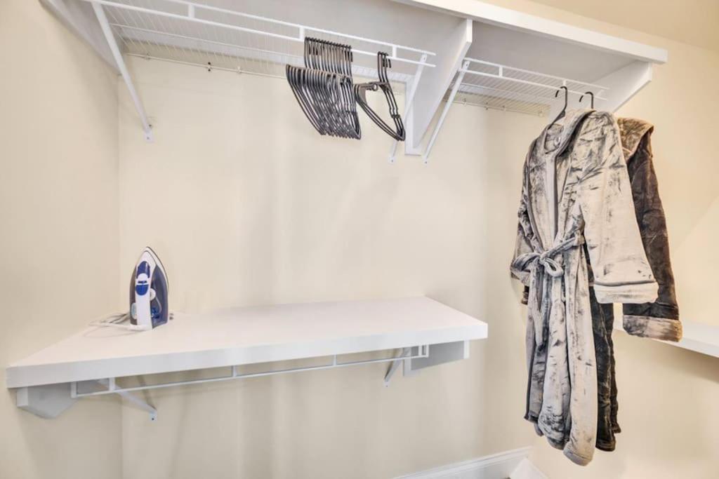 Cozy 2B Townhouse King Bed Free Parking Tv In Brs Villa Concord Buitenkant foto